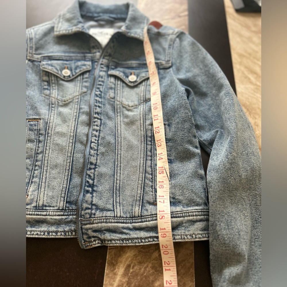 Hollister Denim jacket. Size XS. NEW - Picture 3 of 6